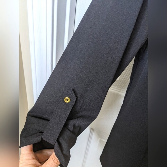 Ellen Tracy Women's Black Top Blouse Laced Grommets Roll Tab Sleeves Size Medium - Picture 4 of 7